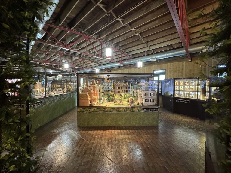 Great American Dollhouse Museum