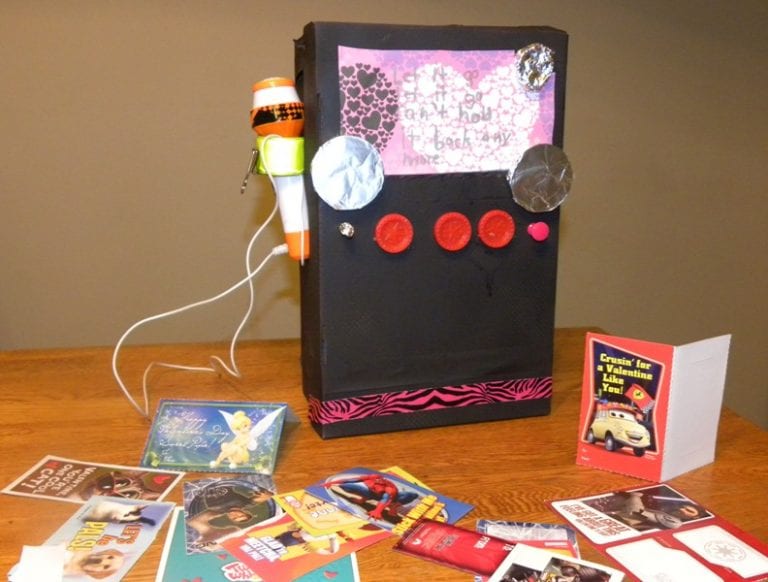 How to Make a Karaoke Valentines Day Box