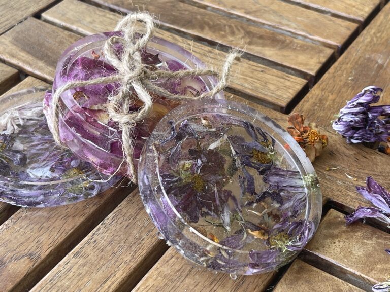 How to Make Resin Dried Flower Coasters