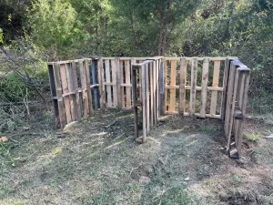 Easy DIY Pallet Compost Bin