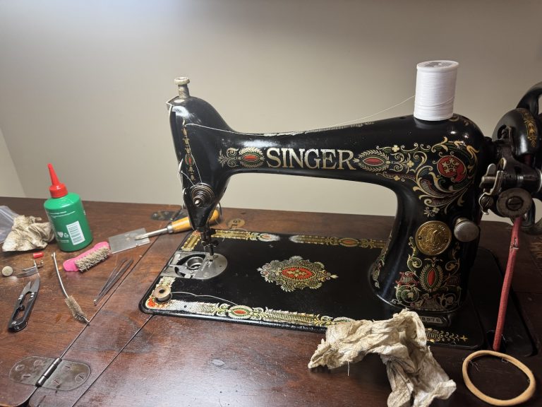 Restoring my Singer Treadle Sewing Machine