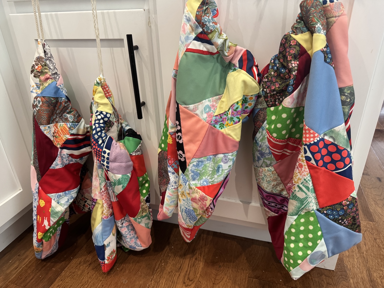 Scrappy Quilt Topper Drawstring Storage Bag - Image 4