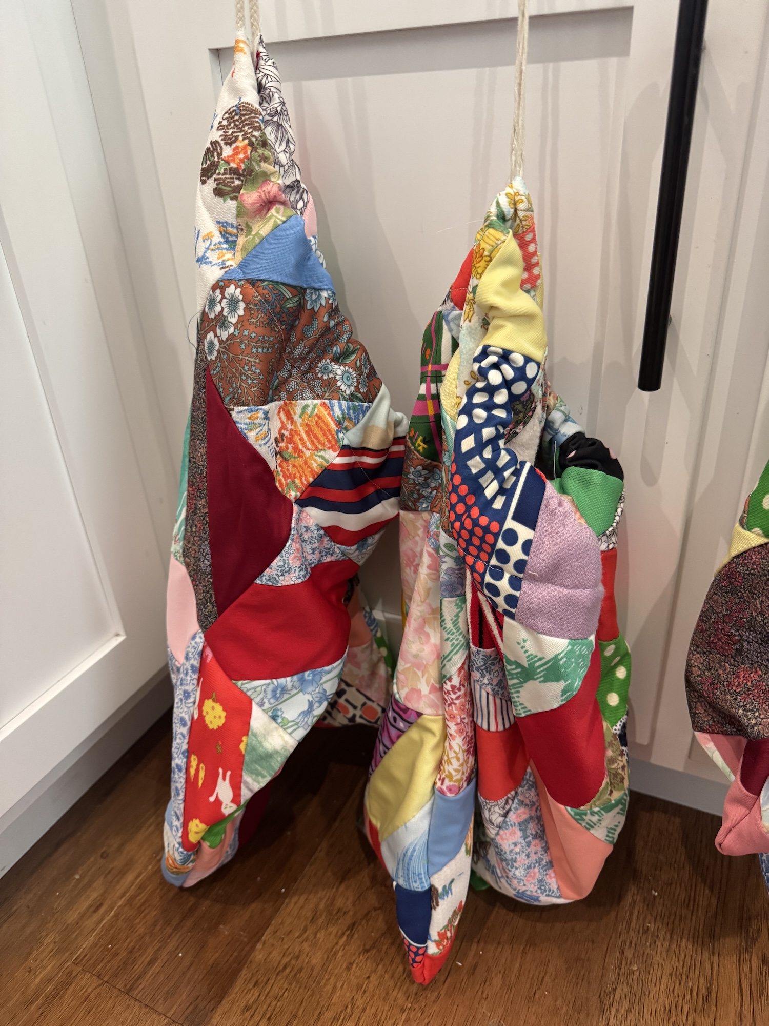 Scrappy Quilt Topper Drawstring Storage Bag - Image 5