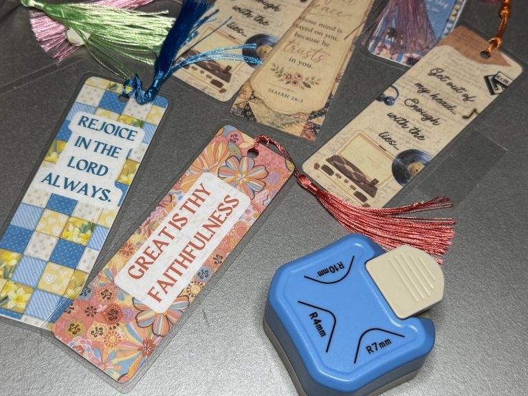 Easy Laminated Themed Bookmarks