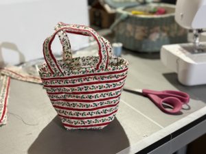Easy Stand Up Christmas Gift Bag